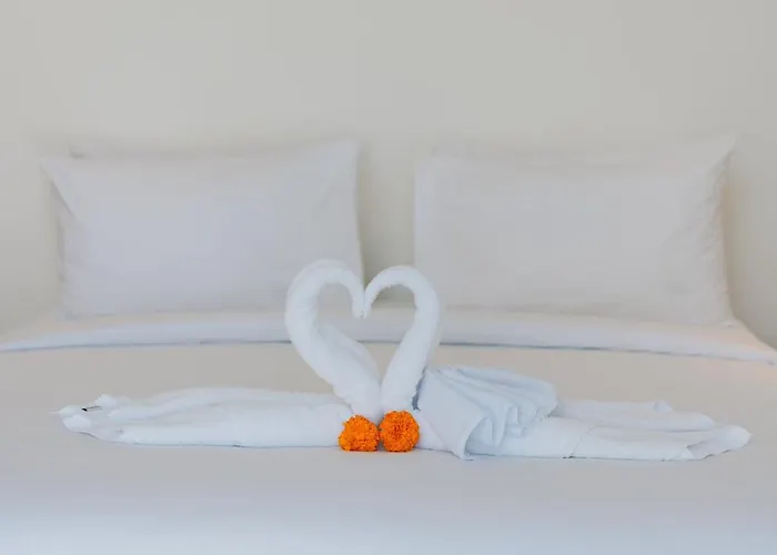 Private 1br Pool In Canggu, Closable Livingroom, 5mins Ride To Atlas Club