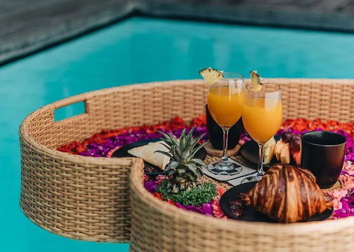 Private 1br Pool In Canggu, Closable Livingroom, 5mins Ride To Atlas Club