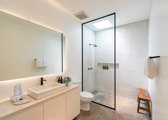 Private 1br Pool In Canggu, Closable Livingroom, 5mins Ride To Atlas Club チャングー