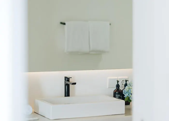 ヴィラ Private 1br Pool In Canggu, Closable Livingroom, 5mins Ride To Atlas Club チャングー